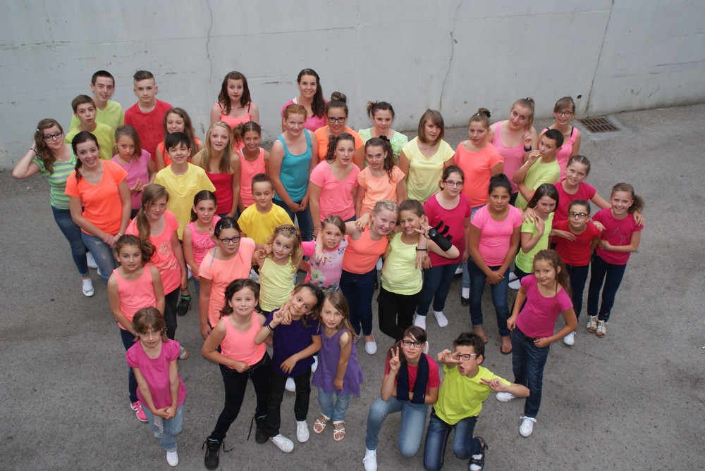 photo de groupe des jeunes lors du concert 2015