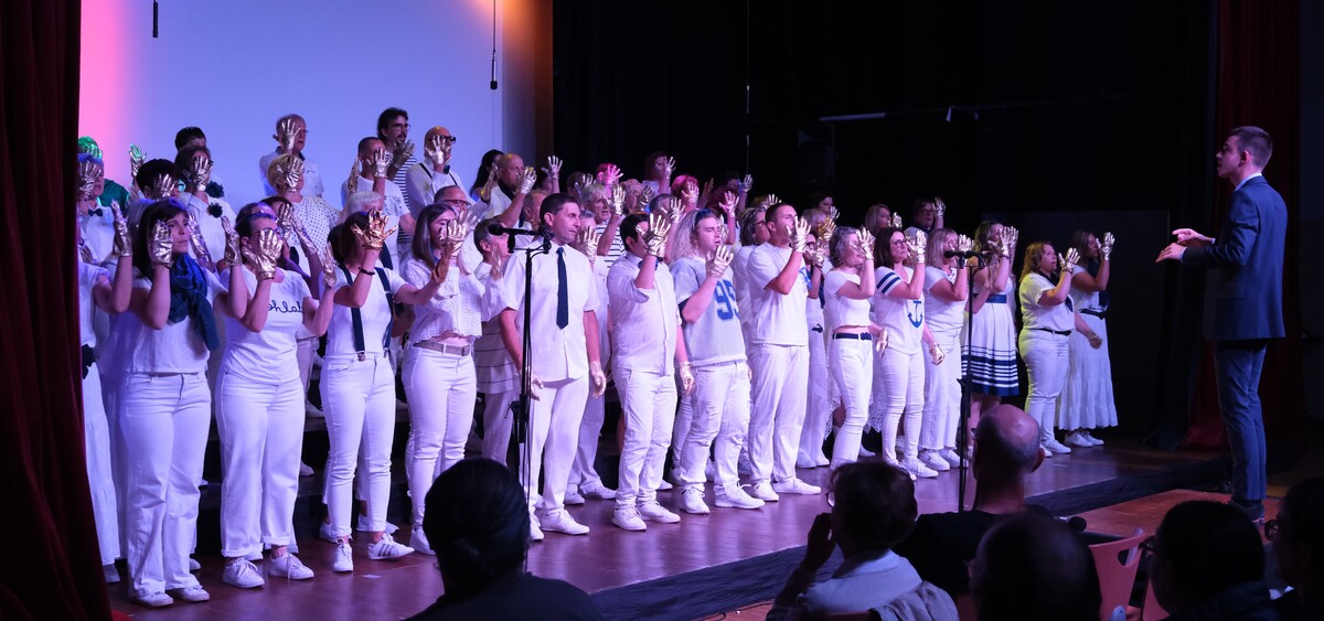 photo chanson Les Mains d'or lors du concert 2025